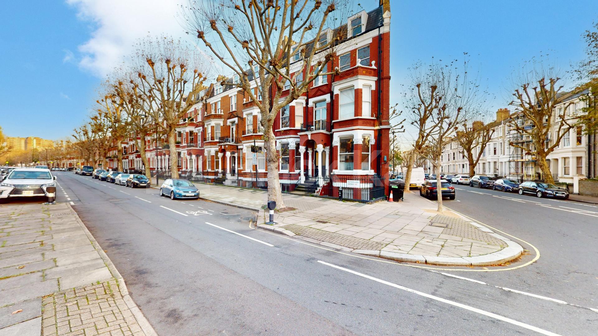 Modern one bed set within a large period house mins to tube and shops Sutherland Avenue, Maida Vale